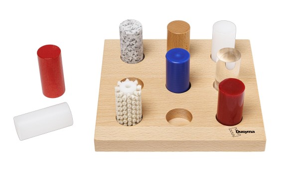 Materio - Steckbrett Materialerfahrung bei ARIADNE