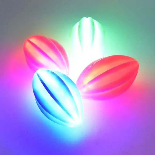 Sternfrucht-Ball leuchtend