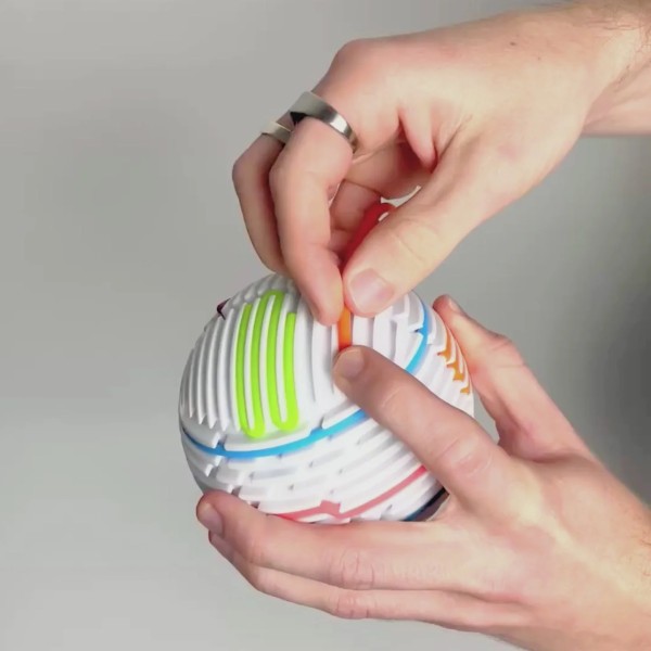 Creato Fidget Aktivitätsball mit 16 Schnüren bei ARIADNE