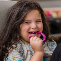 Bricky Chewy Armreif bei ARIADNE Bricky Chewy Armreif bei ARIADNE